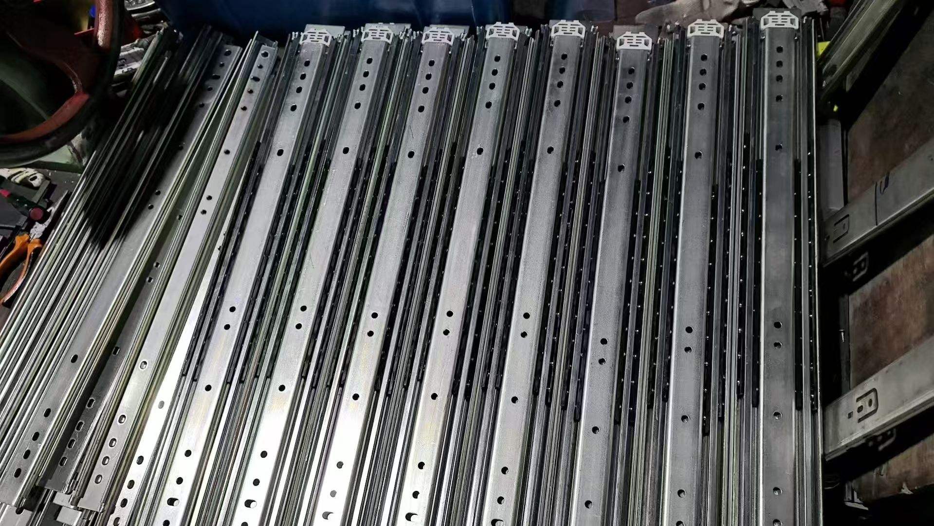 Muebles Hardware Zinc chapado en zinc 45 mm PuRSAR ABIERTO DE CASTER TELESCÁPICO Opciones de canal telescópico para amortiguación y amortiguación